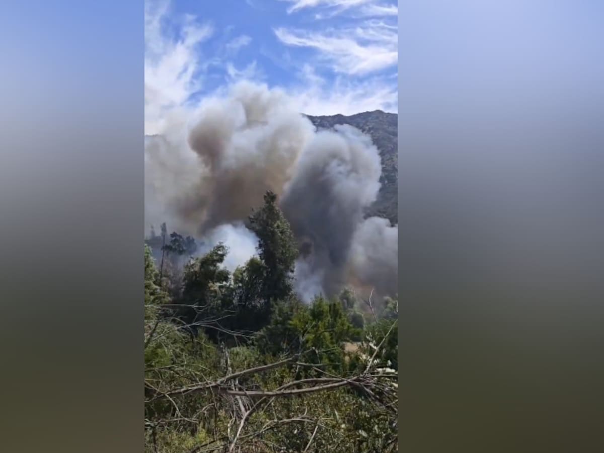 Senapred declara Alerta Roja en San José de Maipo por incendio forestal cercano a zonas habitadas