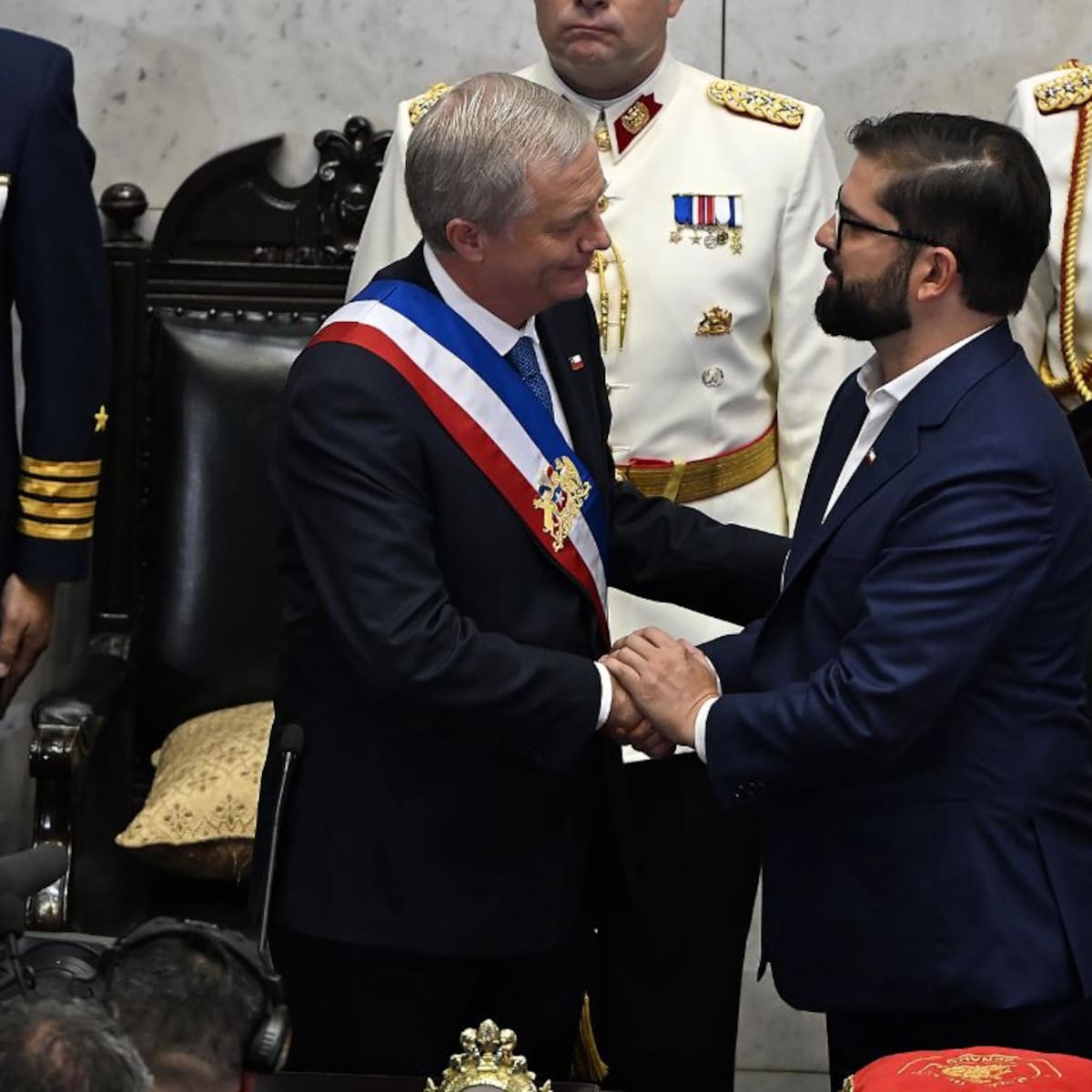 Gabriel Boric confirma que le entregó carta a Presidente Kast durante cambio de mando 2026