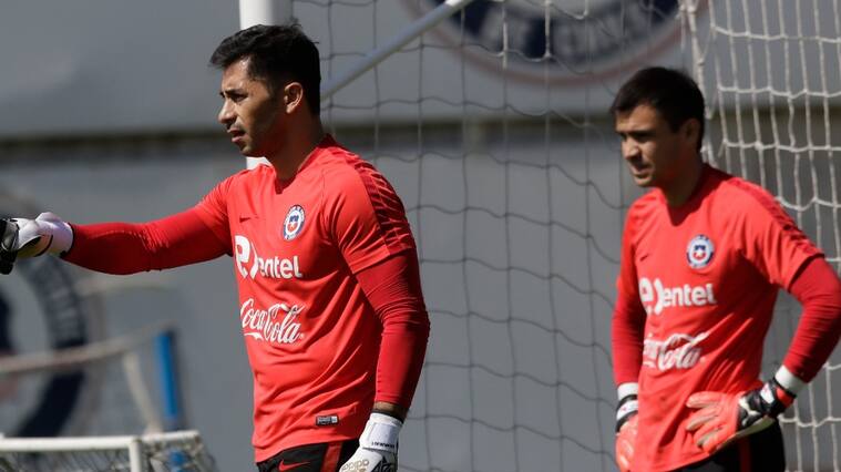 Johnny Herrera mira con tristeza a la U tras fichajes de Toselli y Zaldivia: "Se está perdiendo la identidad, me da pena"