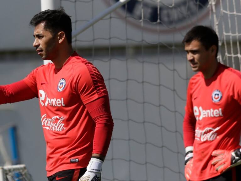 Johnny Herrera mira con tristeza a la U tras fichajes de Toselli y Zaldivia: "Se está perdiendo la identidad, me da pena"