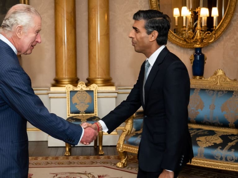 Rishi Sunak asume como primer ministro del Reino Unido tras reunión con rey Carlos III
