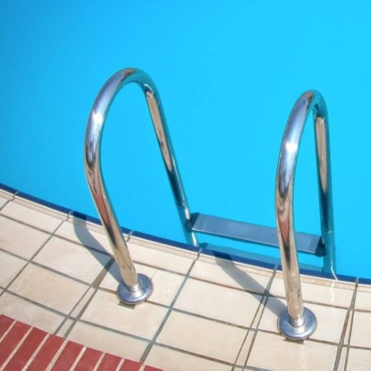Niño de un año cayó a piscina en Talagante y fue trasladado de urgencia a Santiago