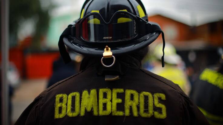 Así es el primer carro bomba eléctrico de Latinoamérica: lo acaba de incorporar Bomberos de Santiago