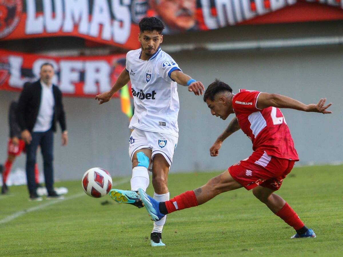 Huachipato sigue soñando con el título tras lograr agónico triunfo ante Ñublense en Chillán