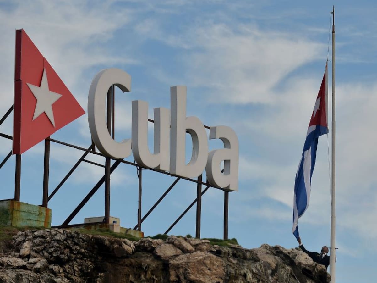 Estados Unidos decidió levantar las restricciones para los viajes aéreos a Cuba
