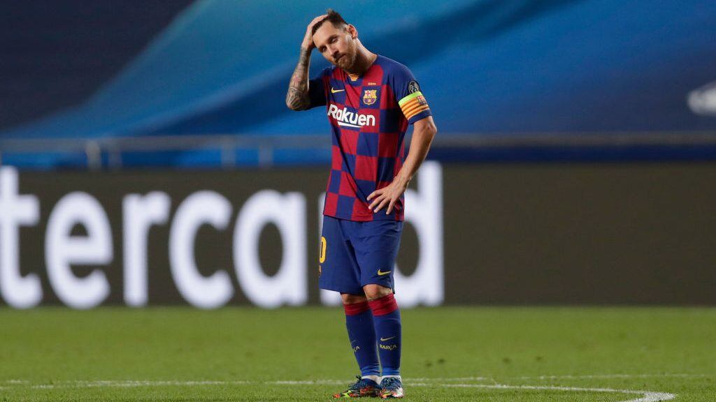 LISBON, PORTUGAL - AUGUST 14: Lionel Messi of FC Barcelona looks dejected during the UEFA Champions League Quarter Final match between Barcelona and Bayern Munich at Estadio do Sport Lisboa e Benfica on August 14, 2020 in Lisbon, Portugal. (Photo by Manu Fernandez/Pool via Getty Images)