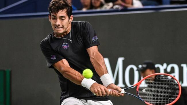 Cristian Garin no puede contra un sólido Daniil Medvedev y queda fuera en Shanghai