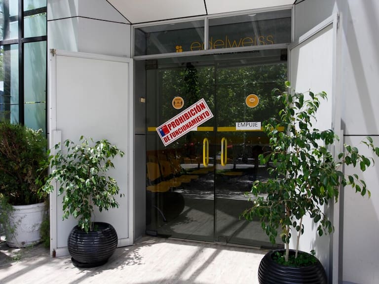 Prohibición de funcionamiento de clínica en Providencia
