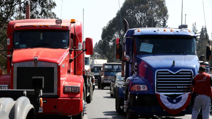 “Subir casi $600 fue una tontera”: camioneros advierten movilizaciones por alza de combustibles y presionan al Gobierno