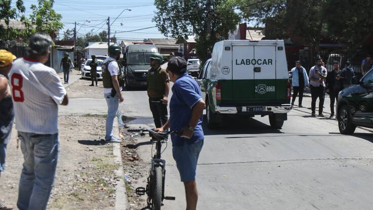 Hombre muere tras recibir múltiples disparos desde un vehículo en Maipú - Tamara Aranda