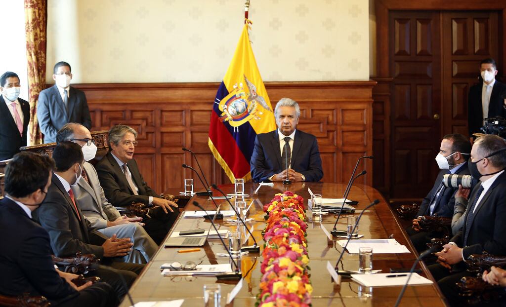 Guillermo Lasso en una cita con el exmandatario Lenín Moreno en Quito