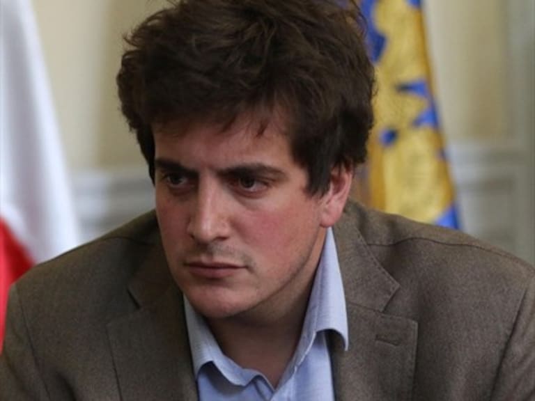 Las criticadas afirmaciones del diputado Schalper sobre videos de Carabineros en manifestaciones