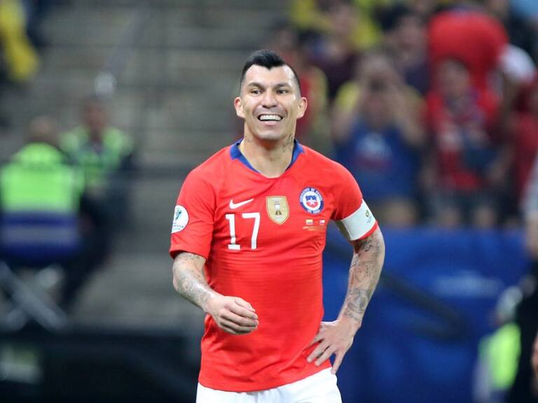 Gary Medel sorprendió con encendido baile «gogó» en sus redes sociales