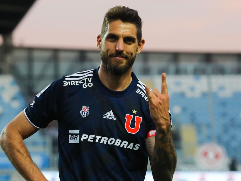 Joaquín Larrivey y su continuidad en la U: «Tengo la ilusión tanto yo como mi familia de seguir acá»