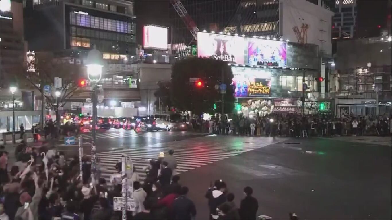 El ejemplar festejo de los hinchas en Japón tras el triunfo ante Alemania: evitan infringir las reglas de tránsito