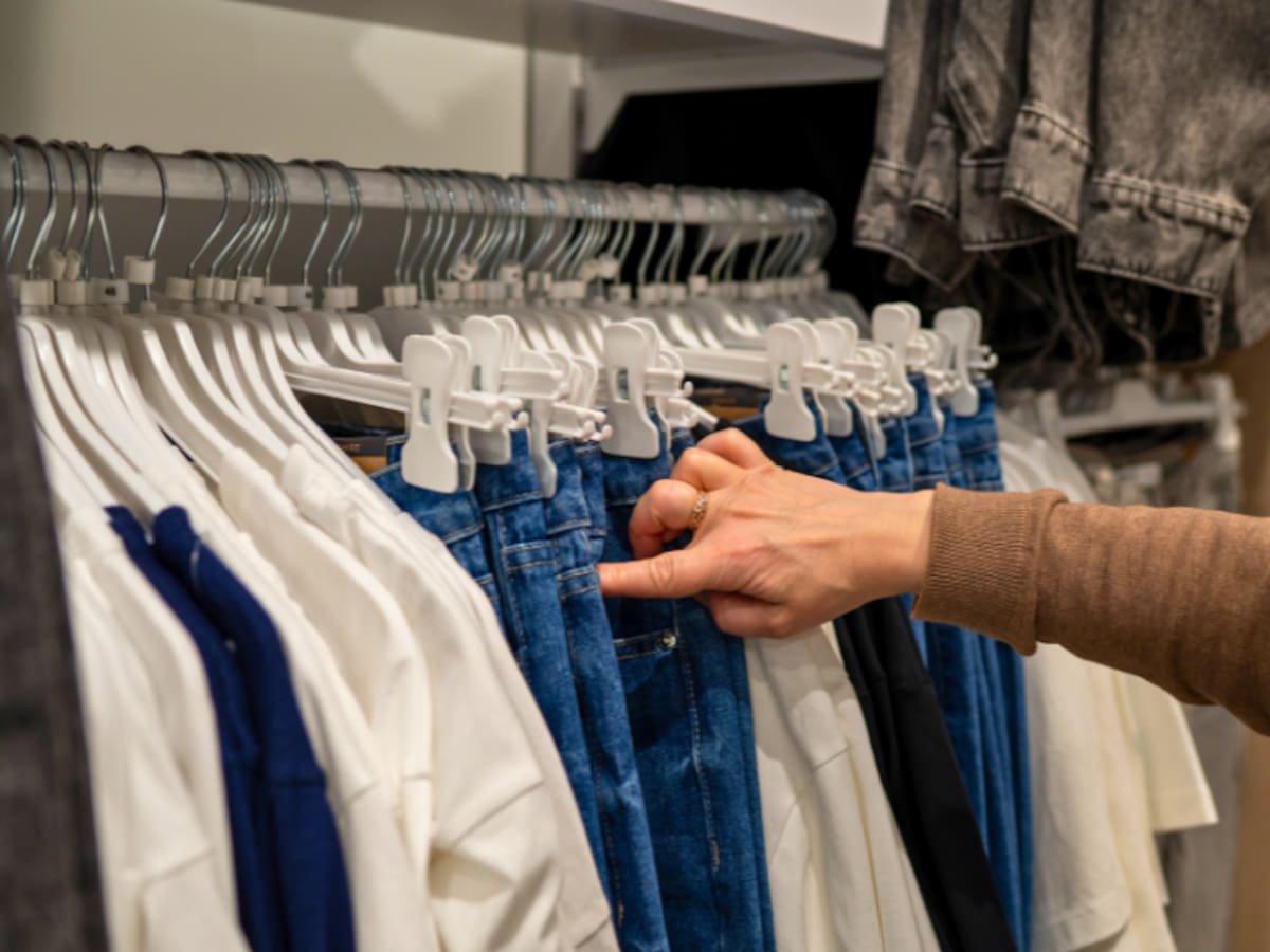 Reconocida marca española de ropa llega a Chile y abre su primera tienda en Santiago: ¿Dónde está ubicada?