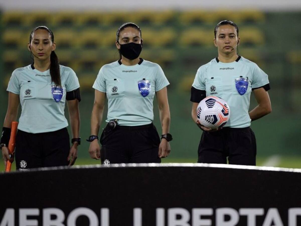 María Belén Carvajal y Cindy Nahuelcoy pasaron a la historia de la Copa Libertadores tras integrar cuaterna arbitral