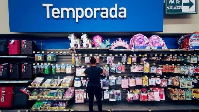 Denuncian presiones para que trabajadores de Walmart voten por José Antonio Kast