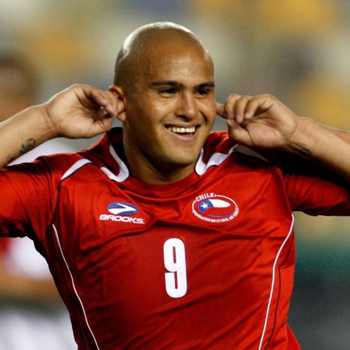 Humberto Suazo se retira del fútbol: estos son los 5 mejores goles que anotó “Chupete” en su carrera