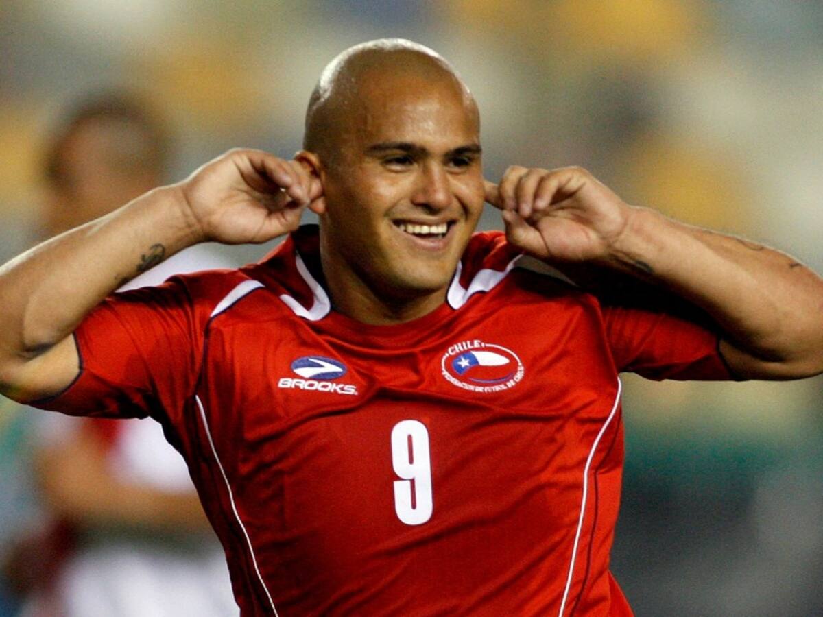 Humberto Suazo se retira del fútbol: estos son los 5 mejores goles que anotó “Chupete” en su carrera
