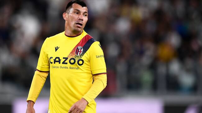 El duro encontrón de Gary Medel con hinchas del Bologna por el mal momento del club
