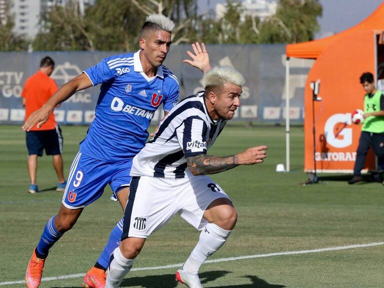 ¿La poca costumbre? Círculo central de la cancha del CDA desató una ola de críticas en redes sociales