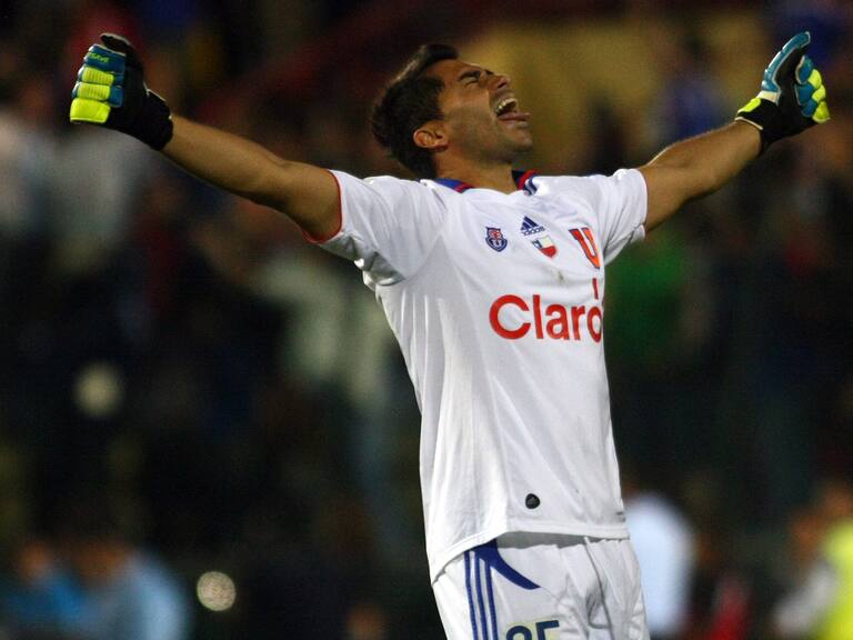 30 de Noviembre de 2011/SANTIAGO Johnny Herrera celebra el triunfo azul durante el partido de vuelta de la semifinal de la Copa Sudamericana 2011, entre Universidad de Chile vs Vasco de Gama, jugado en el Estadio Santa Laura
FOTO:ERNESTO ZELADA/EXPRESS-MEDIA/AGENCIAUNO