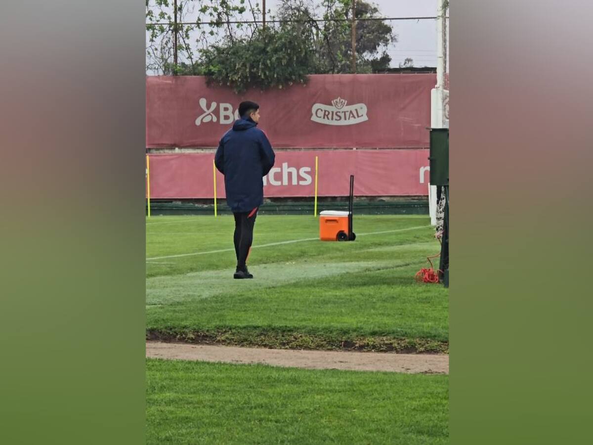Williams Alarcón enciende las alarmas en La Roja: quedó al margen del entrenamiento vespertino