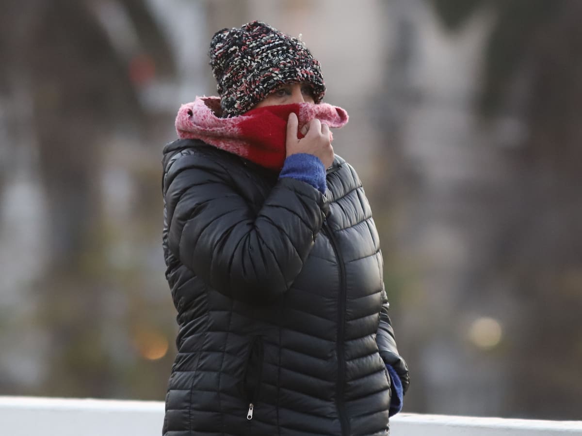 Anuncian primera ola de frío de 2025 en Santiago: este día se marcará la temperatura más baja del año
