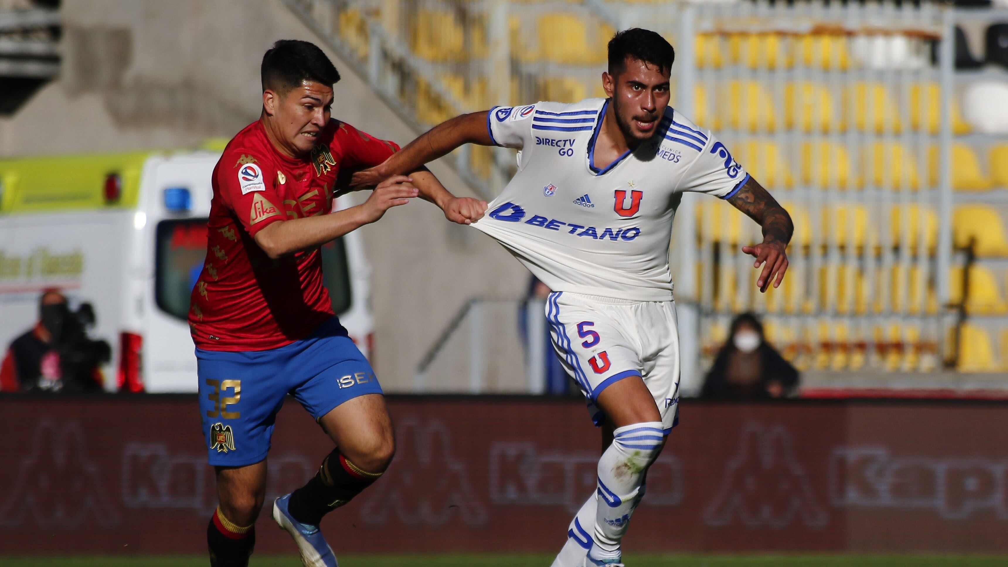 07 DE AGOSTO DE 2022/COQUIMBOClaudio Espinoza (i) y Emmanuel Ojeda (d), durante el partido válido por la fecha 21 del Campeonato Nacional AFP PlanVital 2022, entre Union Espanola y Universidad de Chile, disputado en el Estadio Francisco Sánchez Rumoroso.
FOTO: LEONARDO RUBILAR CHANDIA/AGENCIAUNO