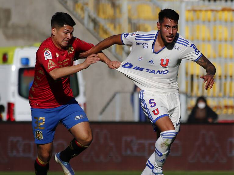 07 DE AGOSTO DE 2022/COQUIMBOClaudio Espinoza (i) y Emmanuel Ojeda (d), durante el partido válido por la fecha 21 del Campeonato Nacional AFP PlanVital 2022, entre Union Espanola y Universidad de Chile, disputado en el Estadio Francisco Sánchez Rumoroso.
FOTO: LEONARDO RUBILAR CHANDIA/AGENCIAUNO