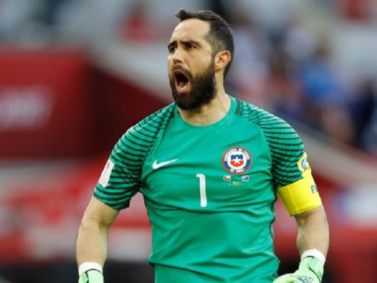 Después de muchísimo tiempo, Claudio Bravo volverá a ser el capitán de la selección chilena