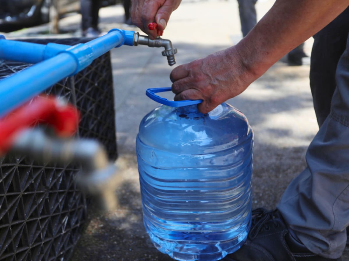 Por hasta 15 horas: anuncian cortes de agua en Santiago para este miércoles 12 de agosto en 2 comunas de la RM