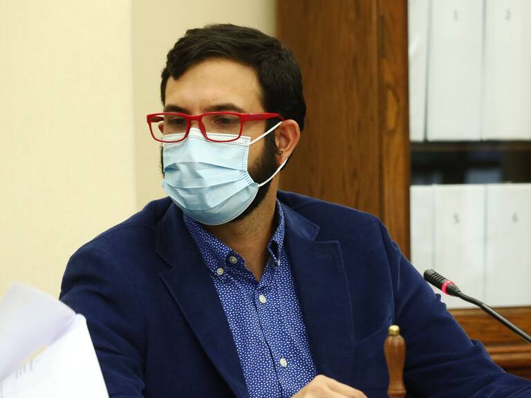 Diputado Miguel Crispi y seguro covid-19: «Se tomó esta medida porque el Gobierno no ha querido generar la cobertura total en Fonasa»