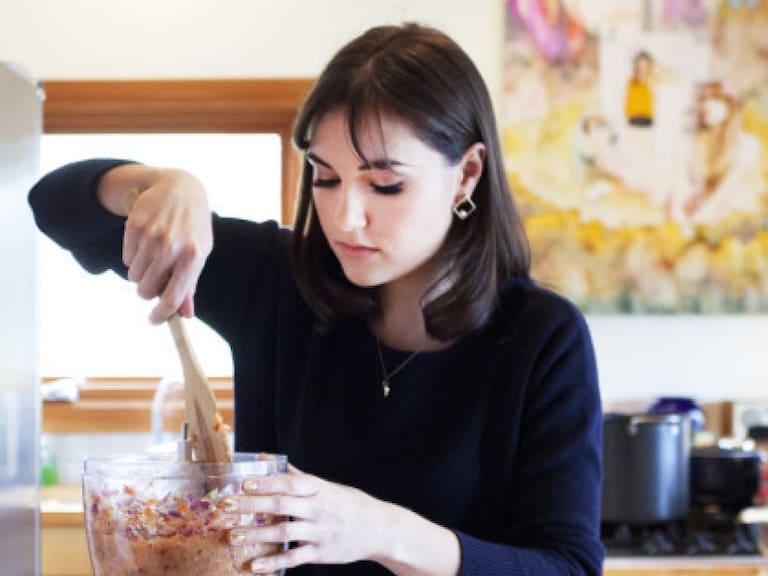 Tuiteros argentinos enloquecieron tras ver a Sasha Grey cocinando alfajores