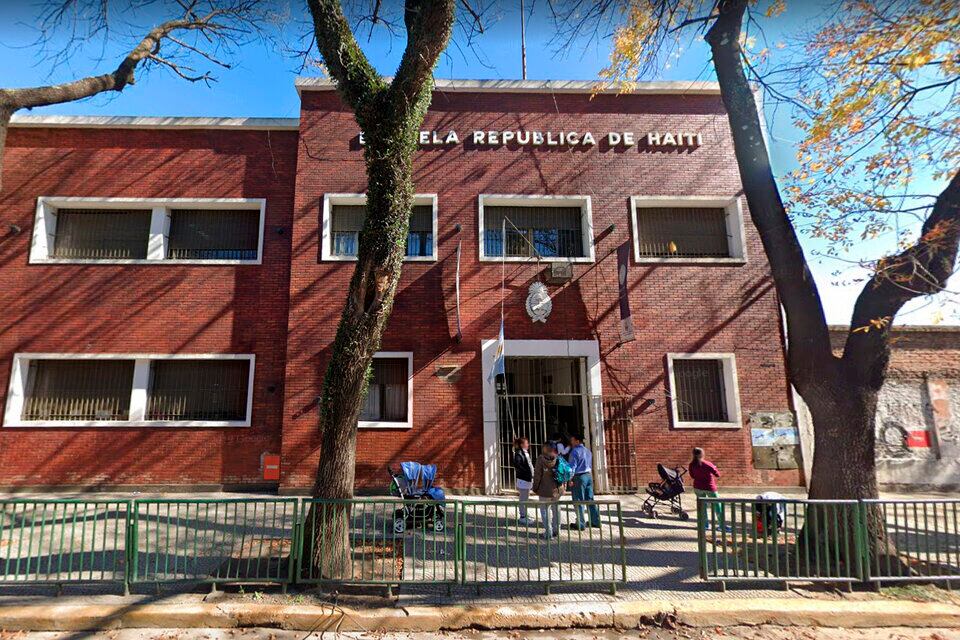 Escuela República de Haití en Barracas de la Ciudad Autónoma de Buenos Aires