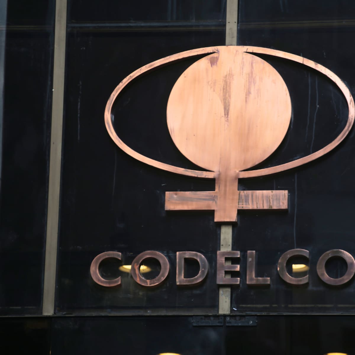 “Consolidar un equipo ejecutivo”: Codelco oficializa reestructuración estratégica en medio de cuestionamientos