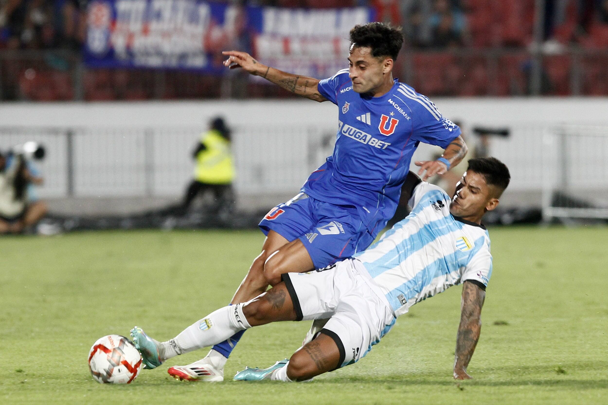 Magallanes sorprende a la U, y le propina la primera derrota por la Copa Chile 2025 | Agencia Uno