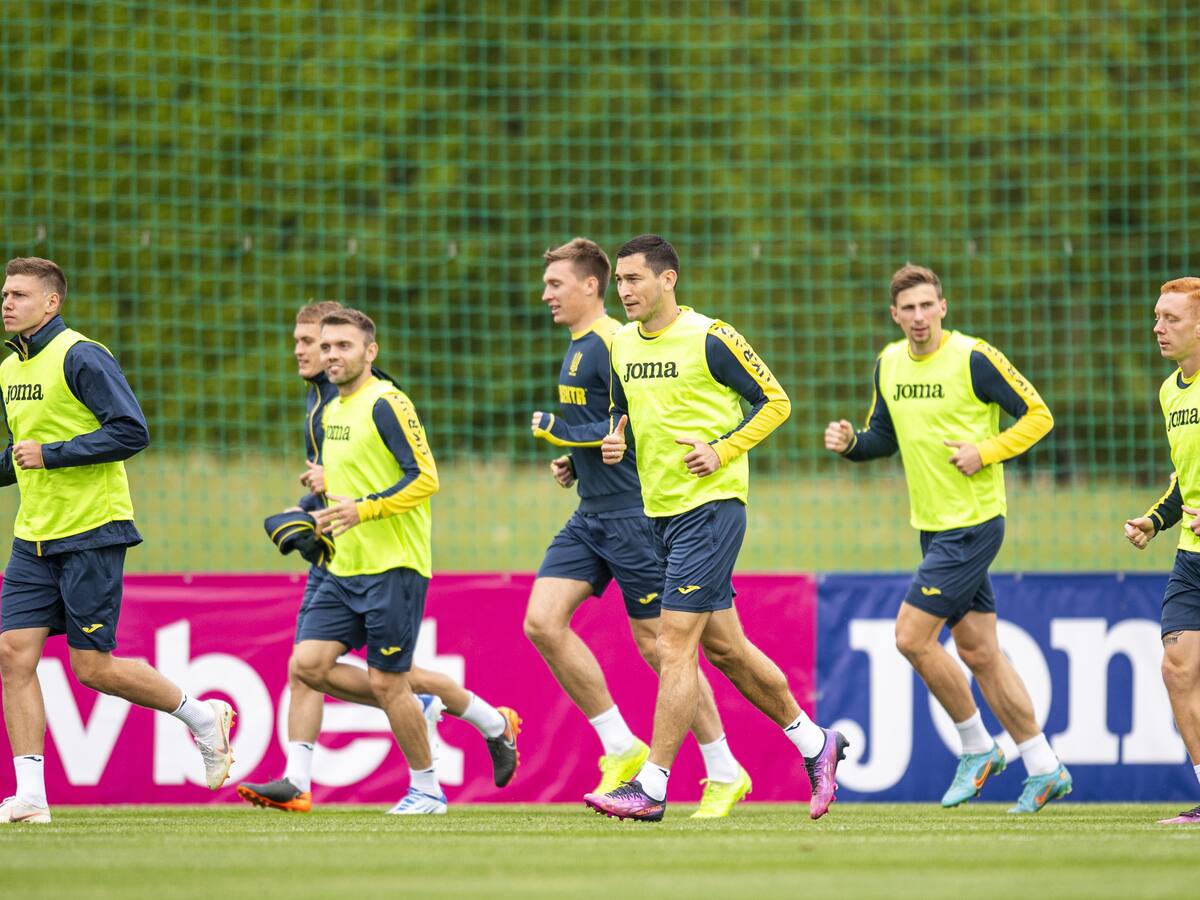 Selección de Ucrania entrenó por primera vez tras invasión de Rusia y se prepara para el repechaje del Mundial 2022
