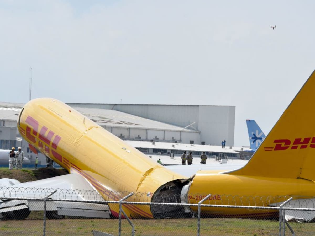 Avión de carga se parte a la mitad tras regresar de emergencia al aeropuerto de Costa Rica