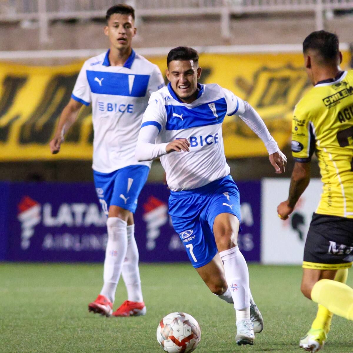 ¡Eliminados a una fecha del final! La UC se quedó fuera de Copa Chile a manos de San Luis