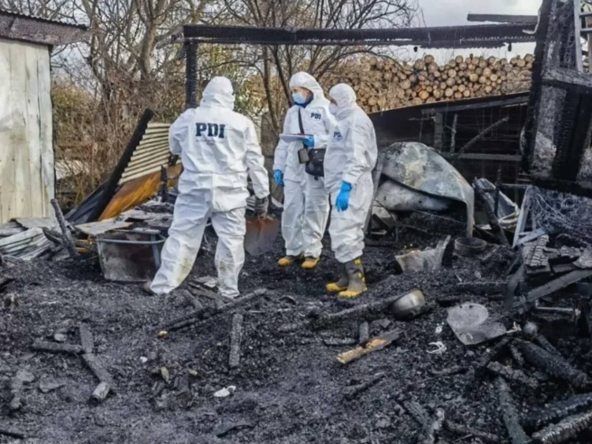 Adulta mayor y sus nietos mueren en incendio en Río Bueno: madre de los niños se encuentra en riesgo vital