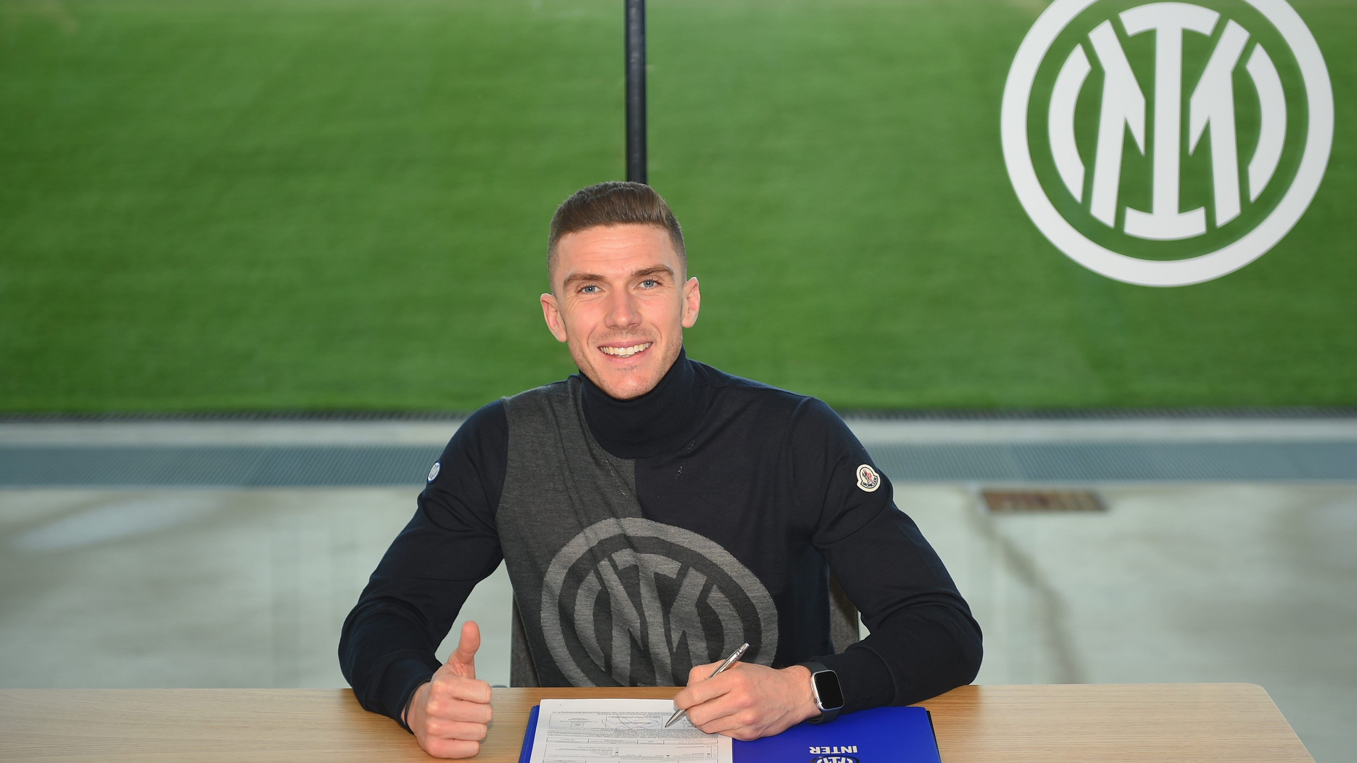 Robin Gosens será compañero de Alexis y Arturo en el Inter de Milán