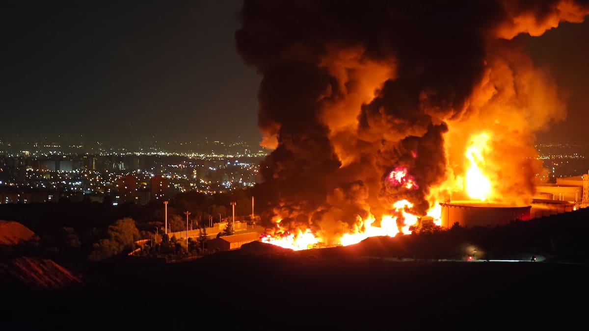 EE.UU. alerta a civiles iraníes que se alejen de puertos y advierte que podrían convertirse en blancos