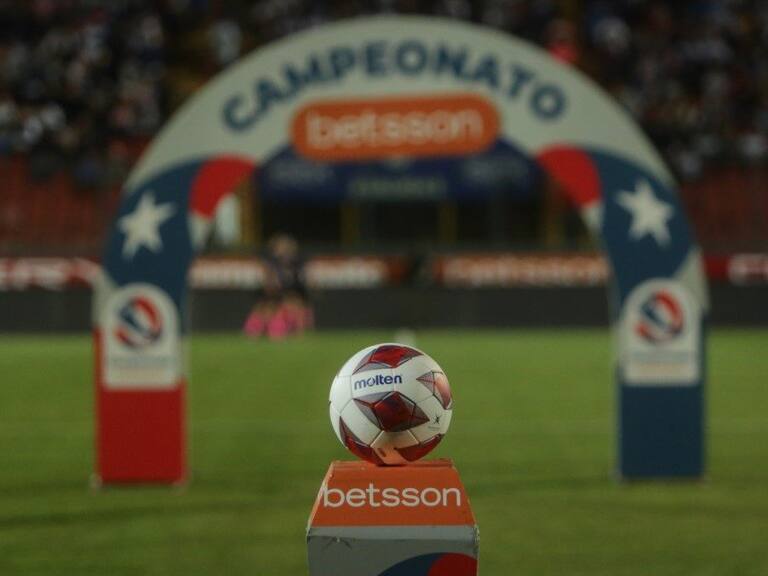 Festeja Cobresal: así quedó la tabla de posiciones tras encuentros pendientes del Campeonato Nacional