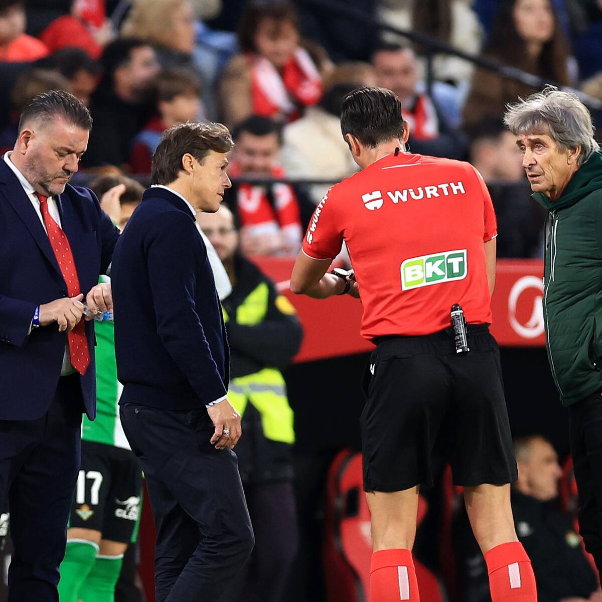 DT de Sevilla dispara contra el Betis de Pellegrini tras perder el derbi y lanza polémica frase: “Si van a Sudamérica...”