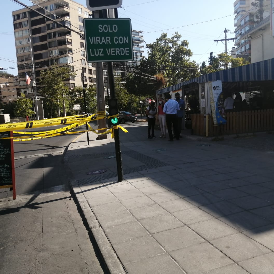 El sitio del suceso, ubicado en Vitacura con Nueva Costanera. Foto: ADN.CL