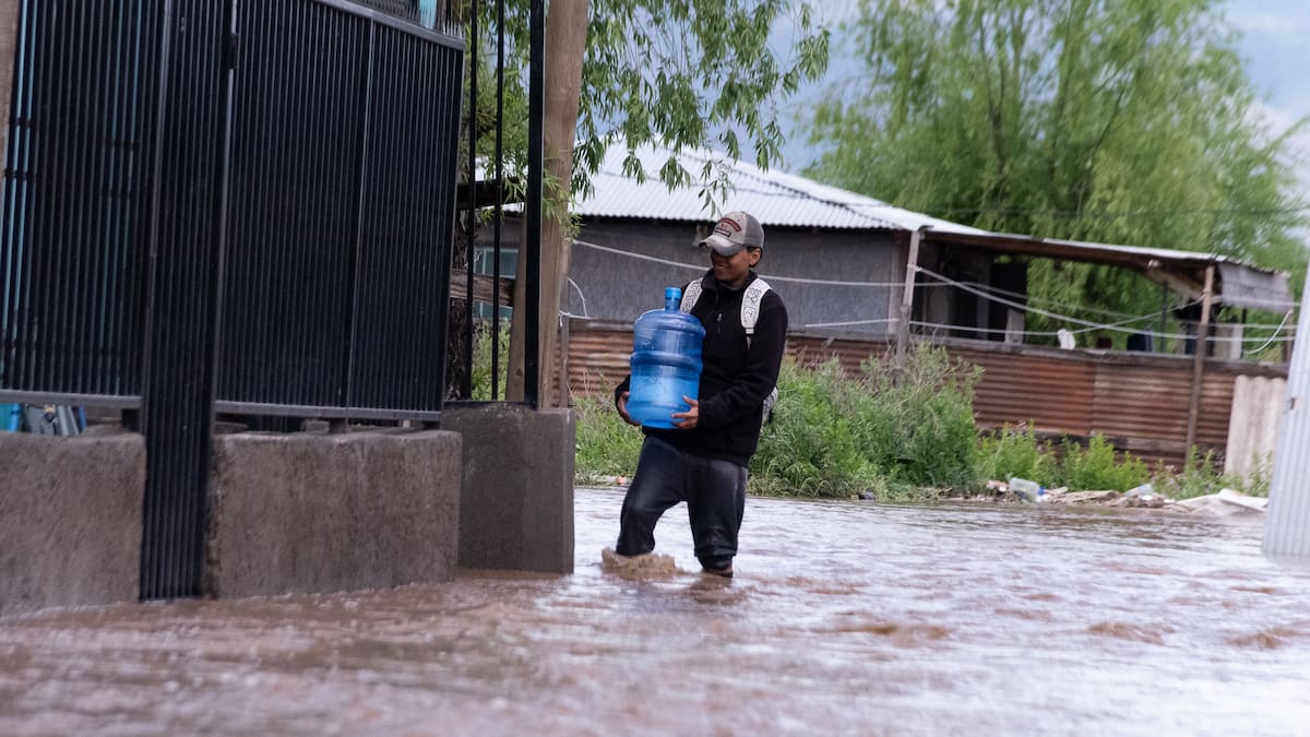 Decretan alerta amarilla para comunas de la Región Metropolitana por crecida del río Mapocho: piden evacuar un sector