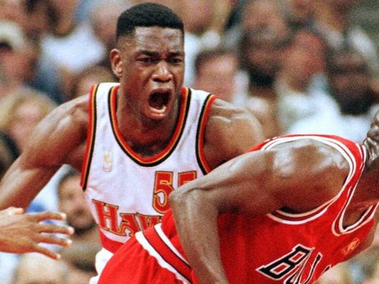 “Hey, Mutombo! Este es para ti, bebé”: las recordadas anécdotas de Dikembe Mutombo con Michael Jordan
