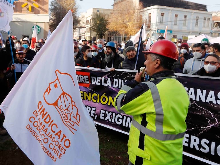 Trabajadores contratistas de Codelco se declaran en «estado de alerta» ante cierre de fundición Ventanas